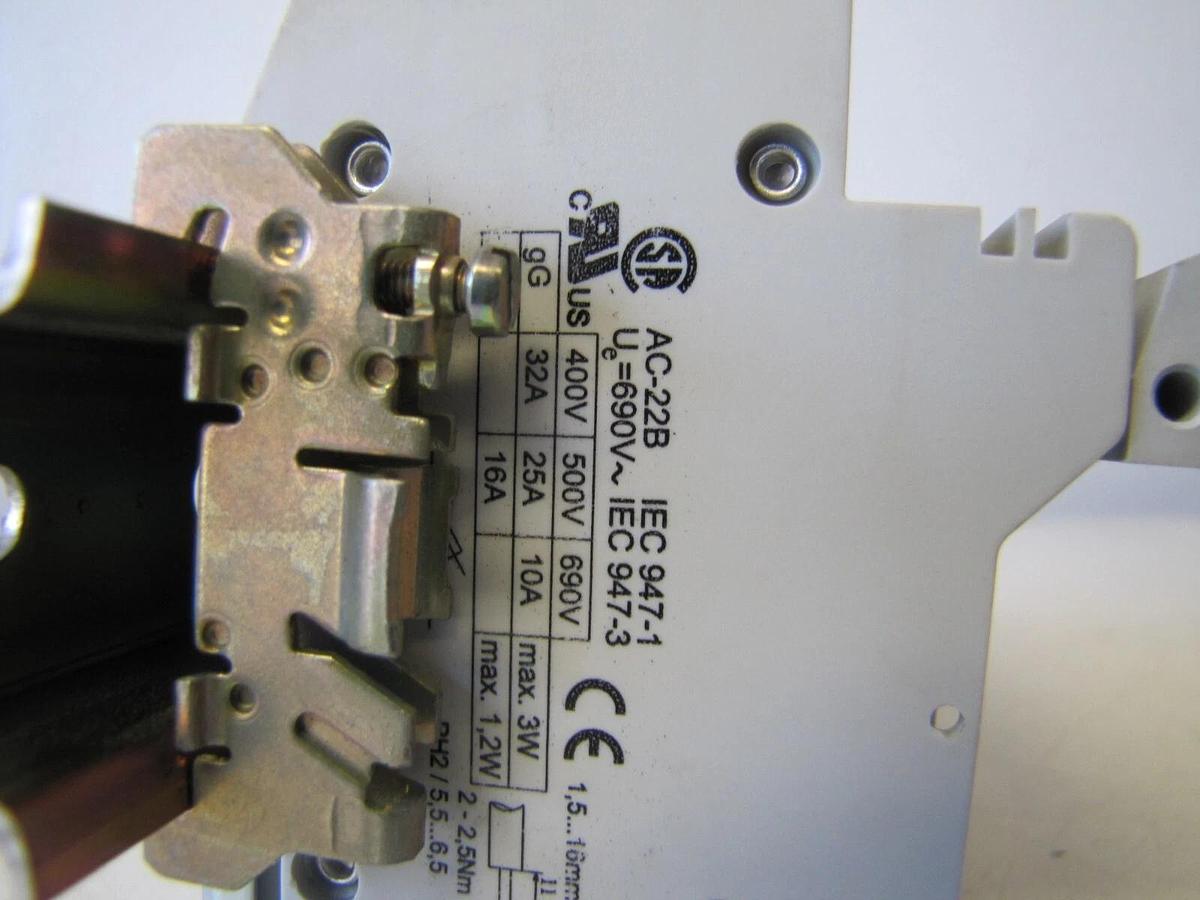 Used Lot of 8 Siemens 3NW7011 Modular Fuse Holders for Class CC Fuses 32 amp 30A DIN