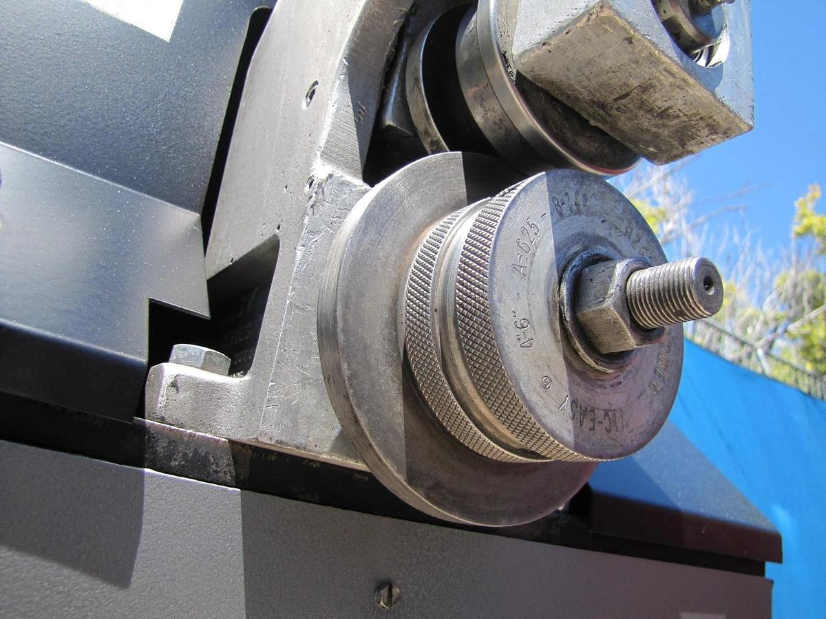 Used Victaulic VE-262 Hydraulic Pipe Groover 2" to 16" Pipe Grooving Machine 230V 1PH