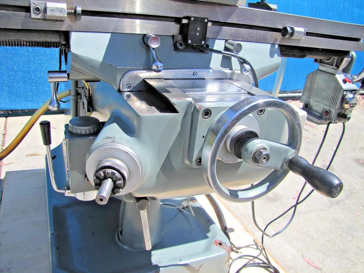 Used Maxmill 2HP Mill Drilling Milling Machine Power Table Auto Feed Coolant 6in Vise