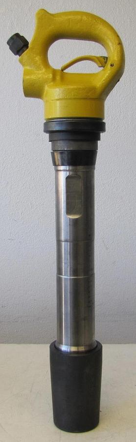 American Pneumatic Tools APT 1133 Rivet Buster Heavy Duty Demolition Tool