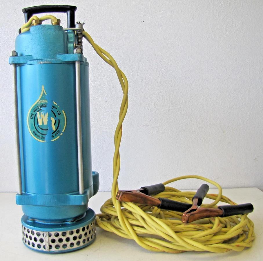Used Warren Rupp SPA 12V DC Submersible Pump 30A 1-1/2 in Outlet Battery Clamps Case