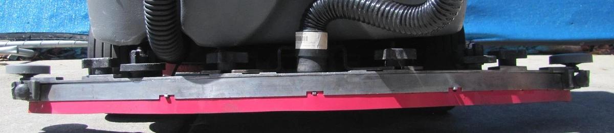 Used Tennant T7 Ride On Floor Scrubber 32" Work Path Disc Type 24V Battery W/ Charger