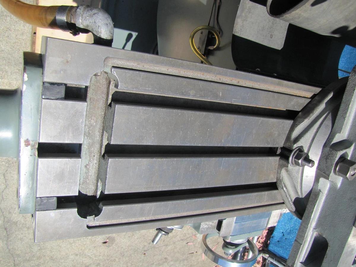 Used Maxmill 2HP Mill Drilling Milling Machine Power Table Auto Feed Coolant 6in Vise