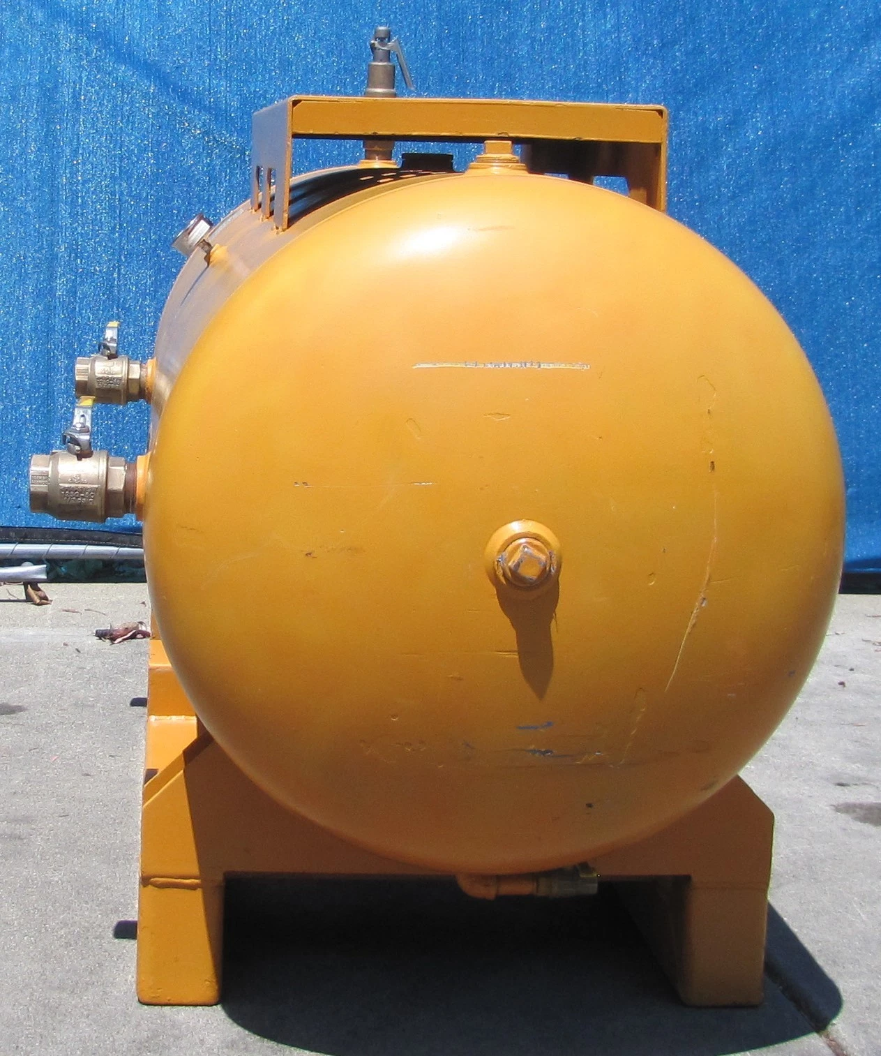 Used Silvan Horizontal 240 Gallon Air Tank 200 PSI W Pressure Gauge Ball Valve Outlet