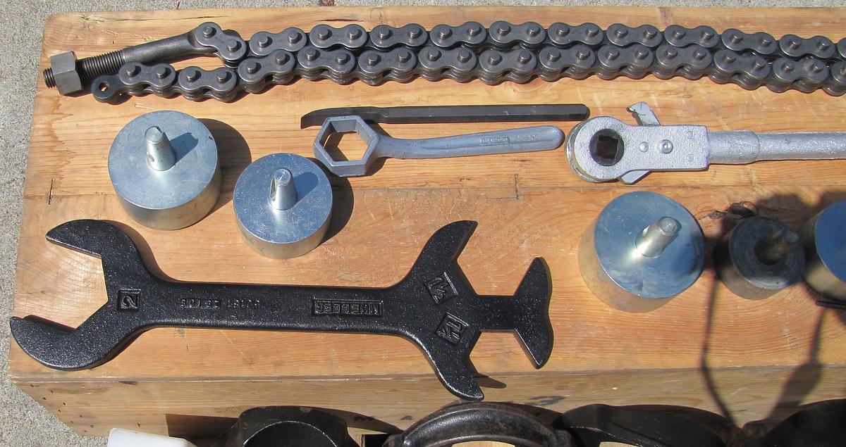 Used Mueller Main Pipe Tapping & Drilling Machine Hot Live Tap 4" to 27" Pipe Saddles