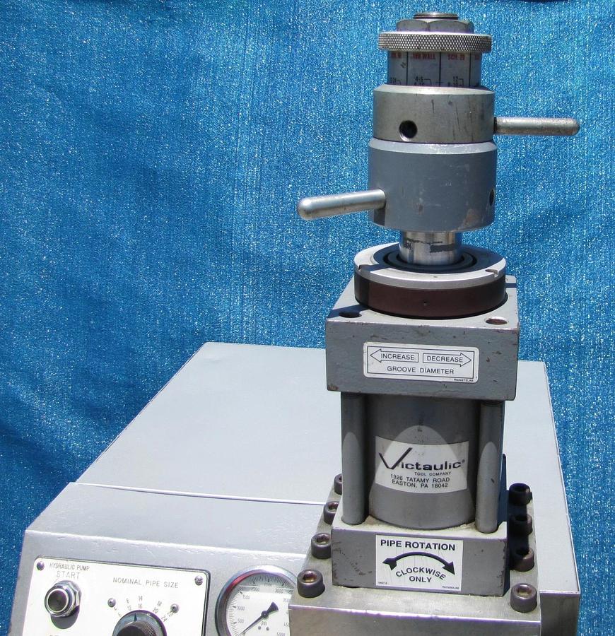 Used Victaulic VE-424-MC Hydraulic Pipe Groover Grooving Machine 4 to 24 in 230V 3PH