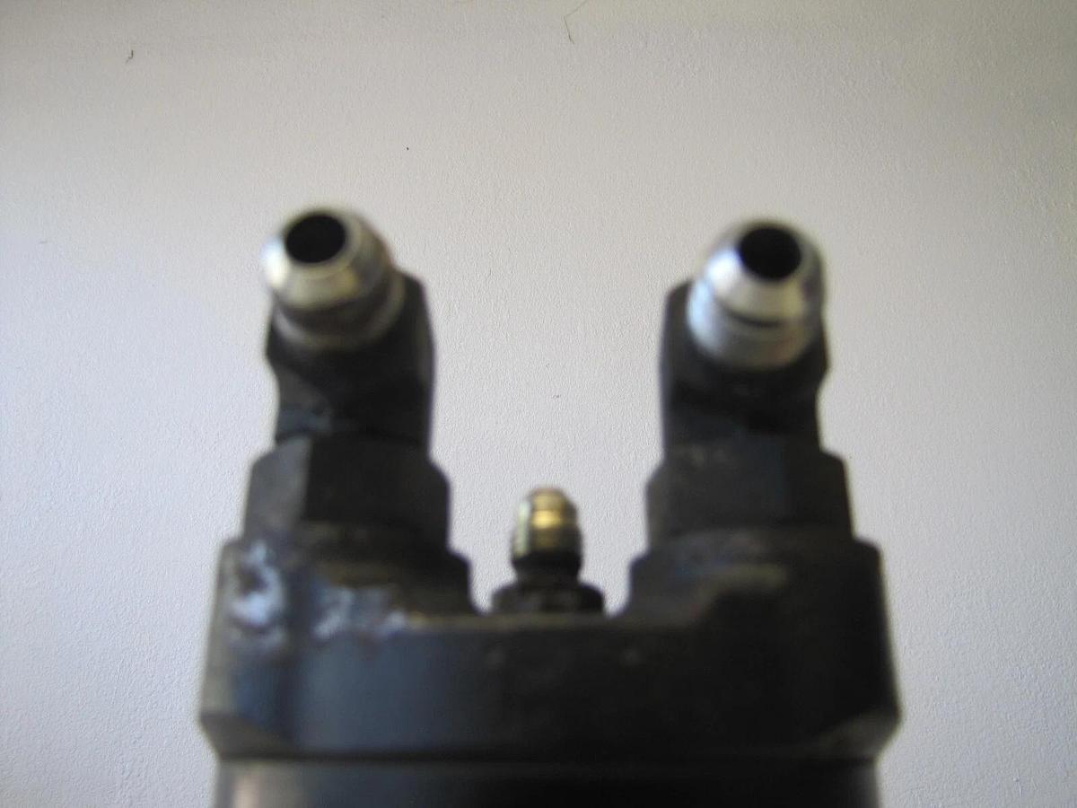 Used Advance Nilfisk 56304117 Main Broom Hydraulic Motor Eaton 101-3091-009 Captor