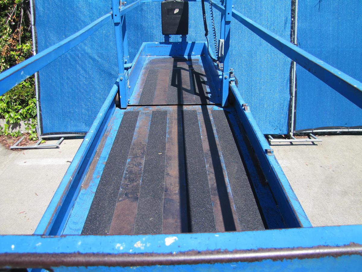 Used Genie GS-3232 Electric Aerial Scissor Lift Man Lift 500 lbs Cap 32' Height