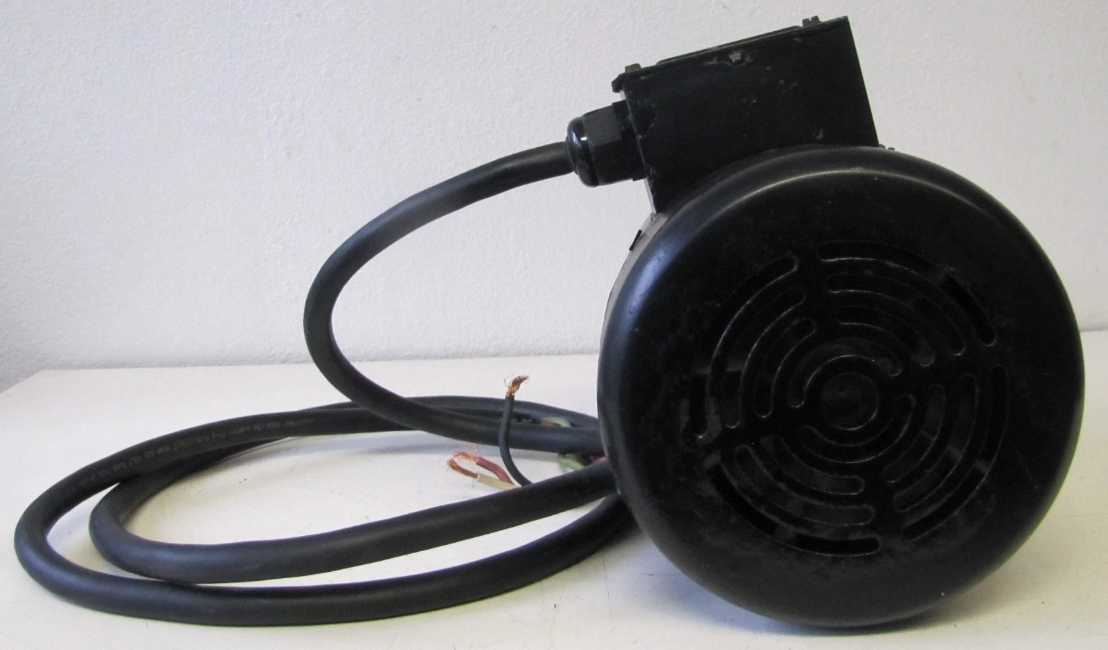 Used Century 1.5HP Electric Motor 230/460V 3 Phase 3450RPM 56C K56C P56A8H10A0 H751ES