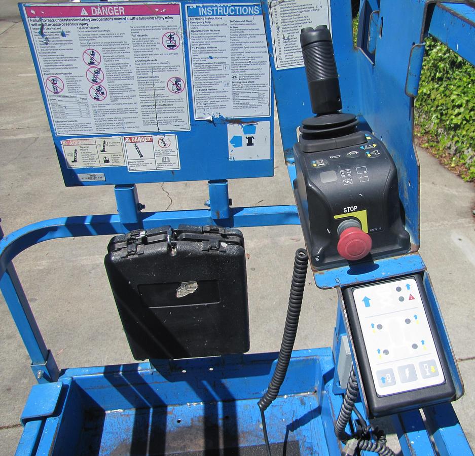 Used Genie GS-3232 Electric Aerial Scissor Lift Man Lift 500 lbs Cap 32' Height