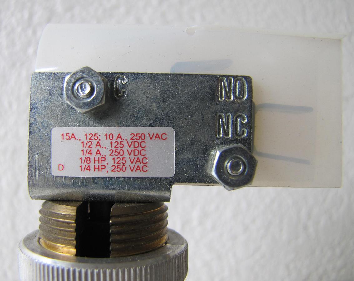 Used Asco HB46A215L Miniature Pressure Switch SPDT 125/250 VAC 250 PSI