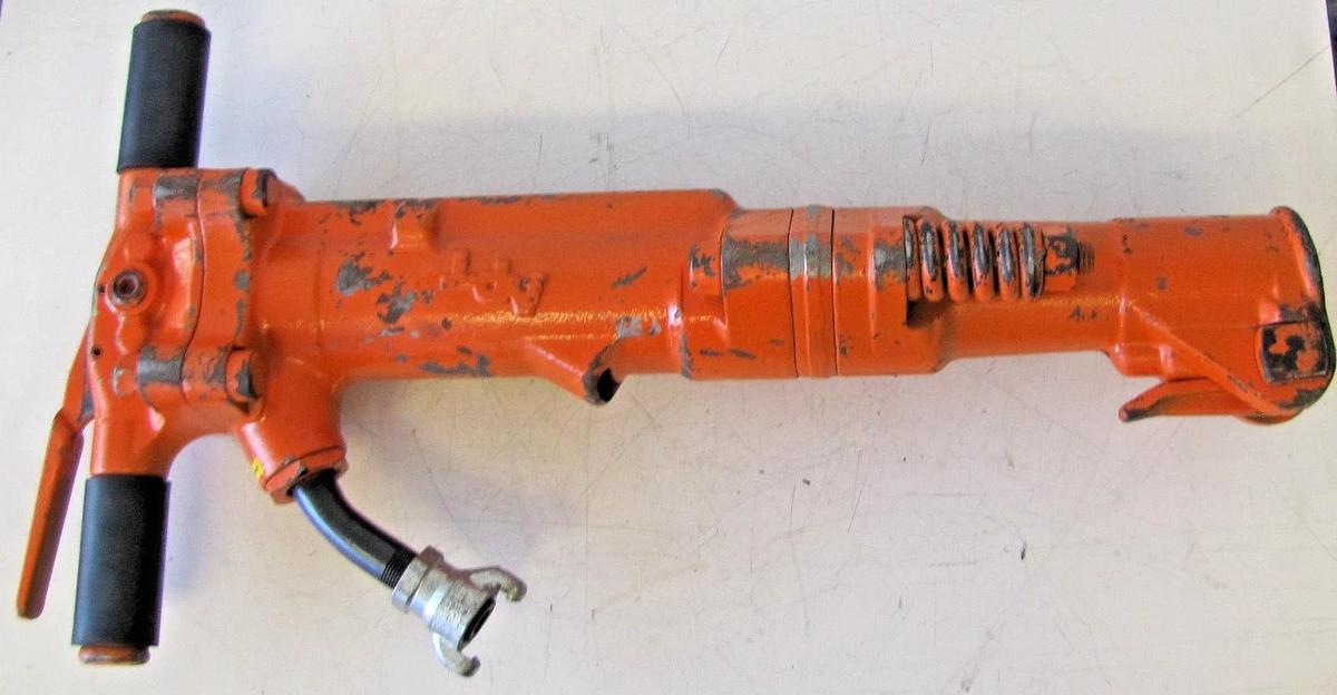 Used APT American Pneumatic Tools 90 lb Air Jackhammer Demolition Breaker Pavement