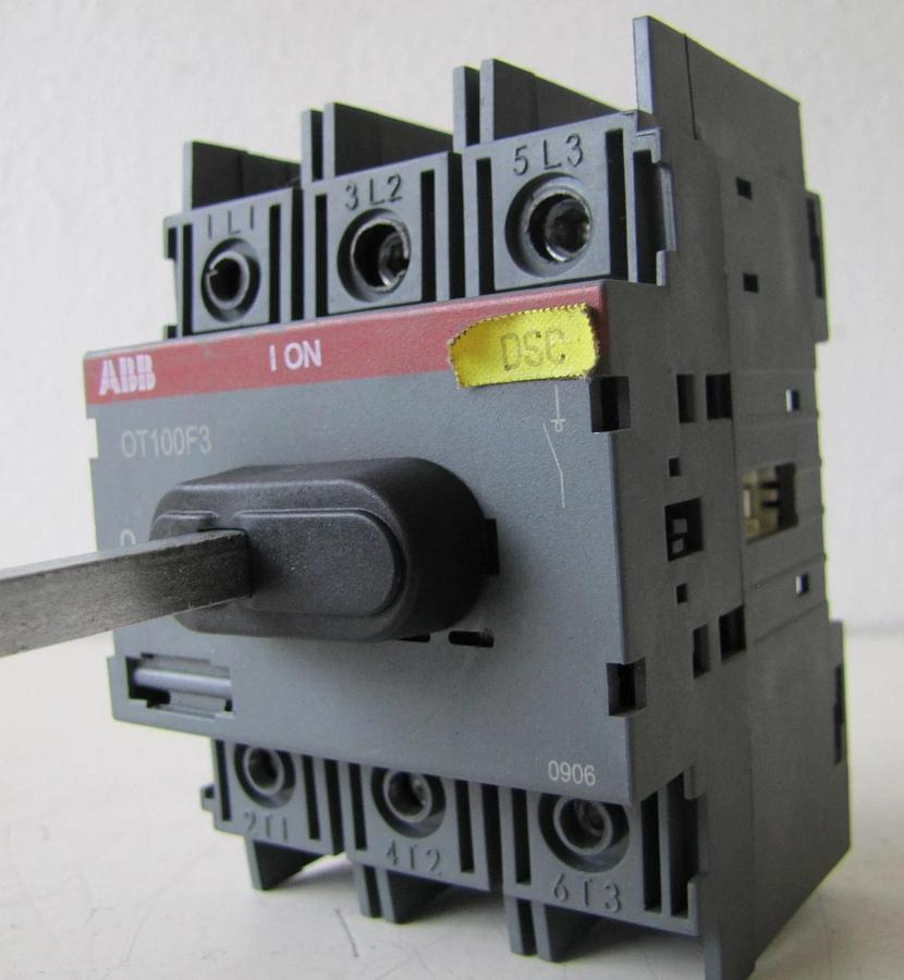 Used ABB OT100F3 50A Disconnect Switch 690V 3 Pole 3PH 10HP 230V 25HP 460V w/ Handle