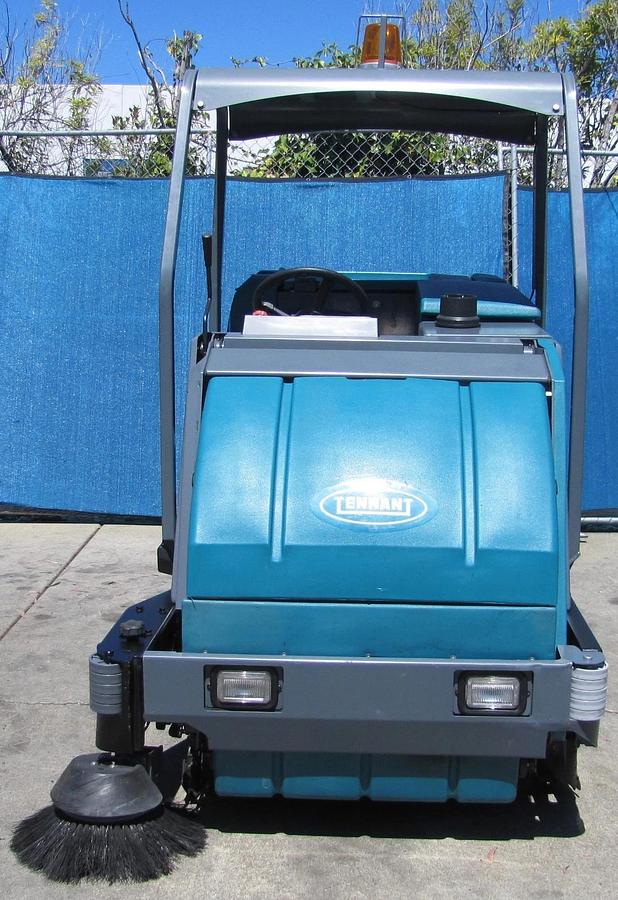 Used Tennant 8300 Ride-On 36V Electric Floor Scrubber Sweeper 358 Hrs Dump Hopper