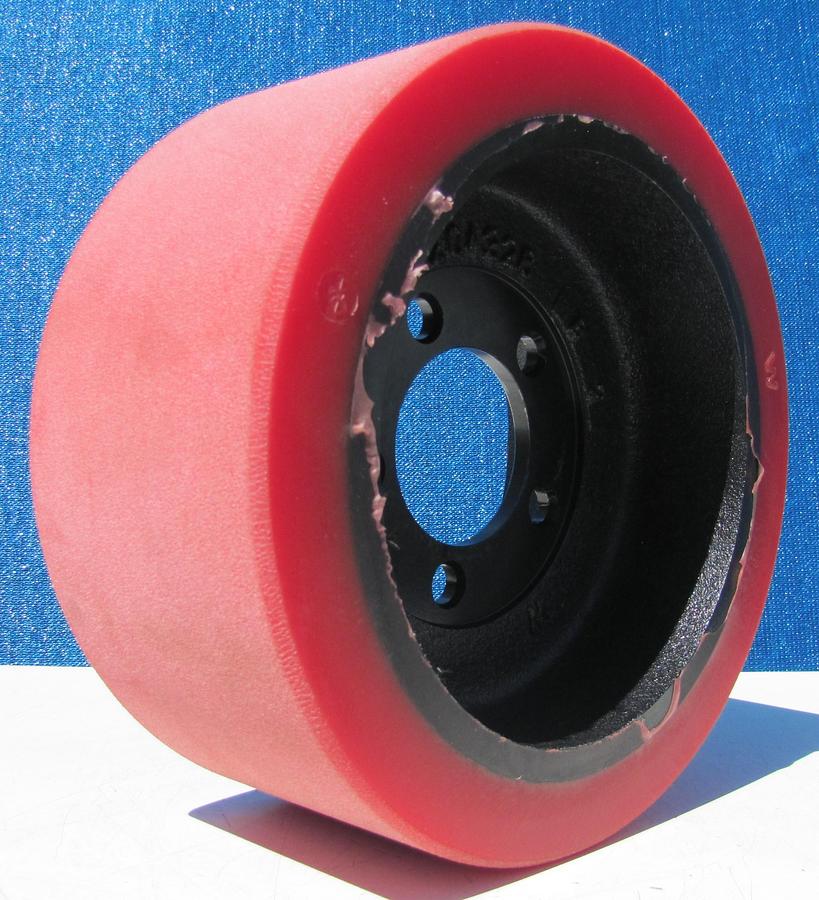 Nilfisk Advance 6509157 Drive Wheel 250/146-204326 310x140-5 Lug CS7000 CS7010