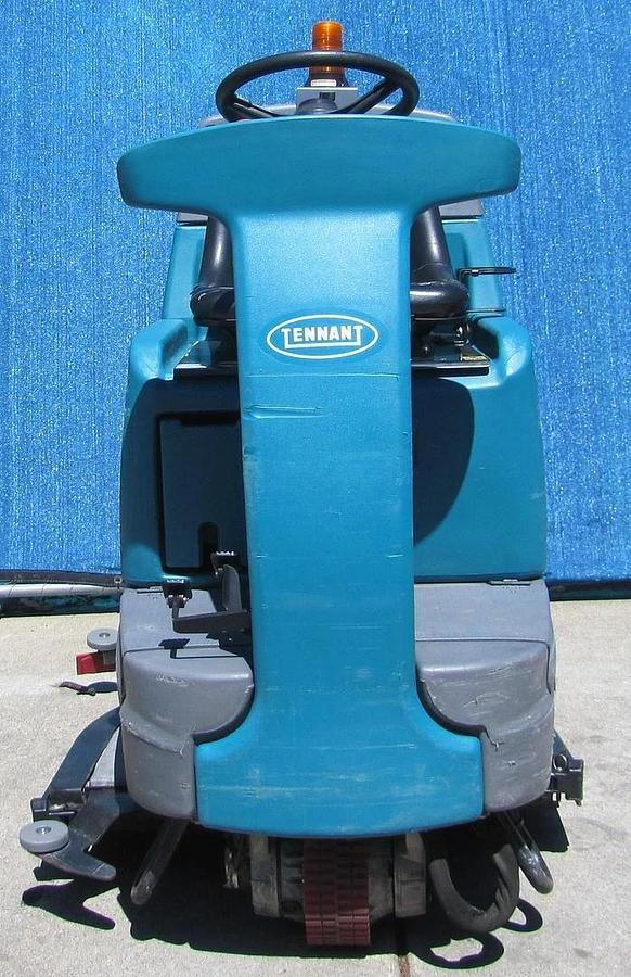 Used Tennant T7 Ride On Floor Scrubber 32" Disc Pad Holder 24 VDC With Charger