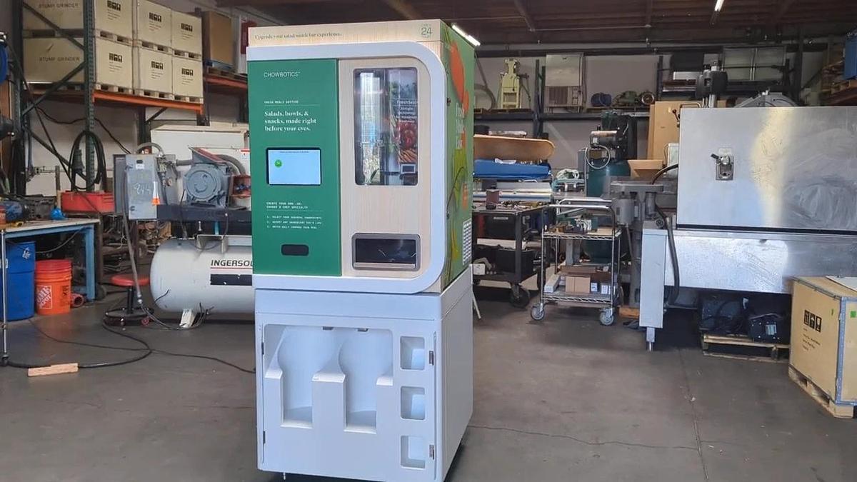 Used Chowbotics Sally01 Fresh Meal Salad Food Refrigerated Vending Machine AS IS 120V