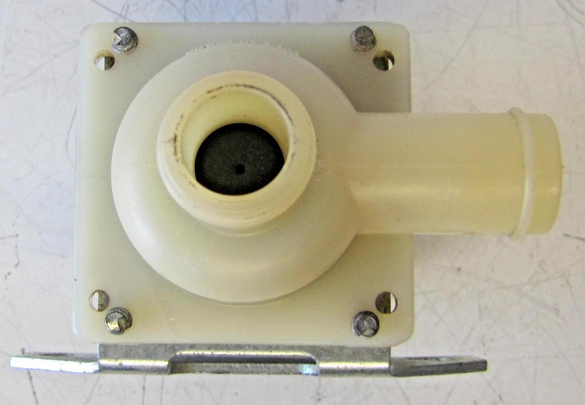 Used Deltrol Controls 24 VDC DSVP10-408S3F Two Way Dispense Water Valve 56601064
