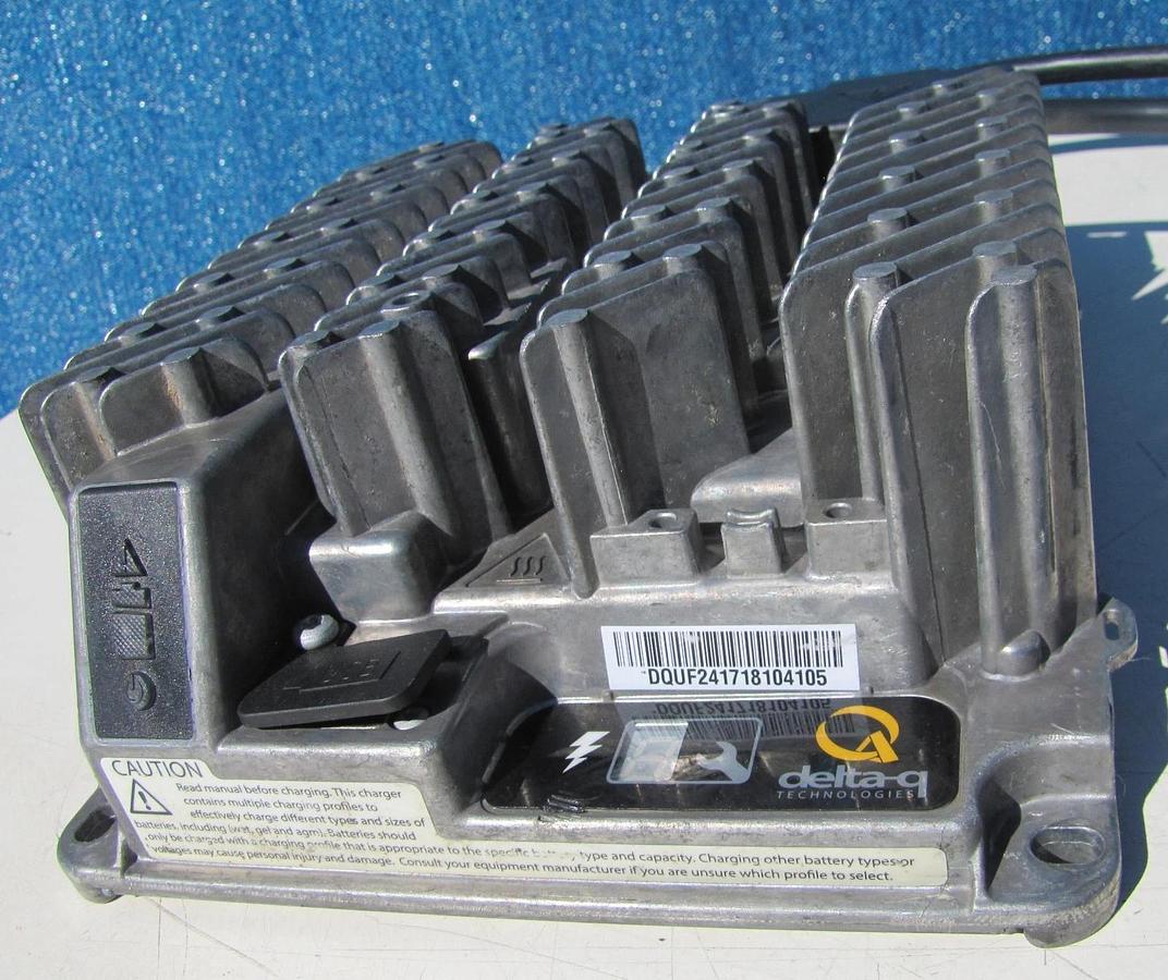 Used Delta Q Technologies 24 VDC 24V Battery Charger 4 Electric Pallet Jack Scrubber