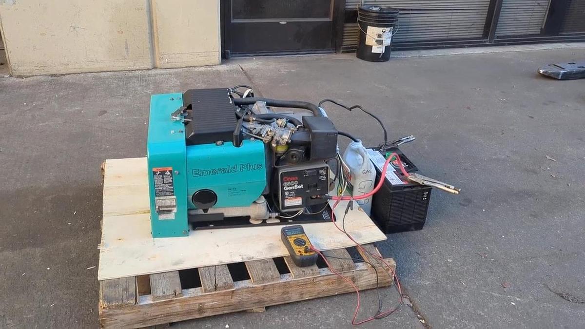 Used Onan Commercial 6500 Watt RV Gasoline Generator 120/240V Output 1784 Hours