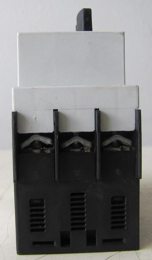 Used Siemens 32A Manual Motor Starter Circuit Breaker 3RV1021-1DA10 690V 32 Amp