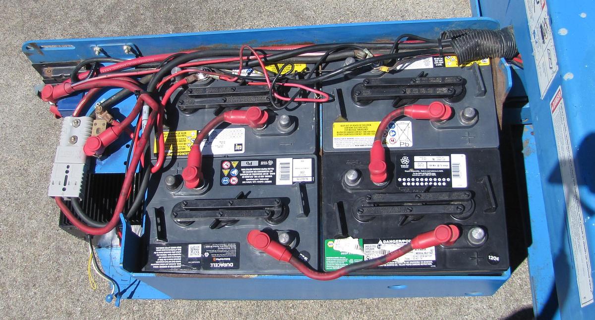 Used Genie GS-3232 Electric Aerial Scissor Lift Man Lift 500 lbs Cap 32' Height