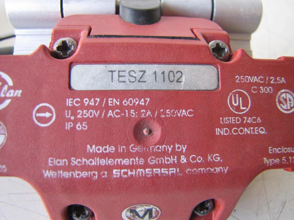Used Elan Schmersal Hinged Interlock Safety Door Switch TESZ1102 TESZ 1102 250 VAC