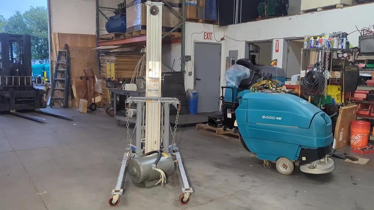 Used 2016 Genie SLC-18 Superlift Material Lift 18ft Height 650 lbs Max Capacity