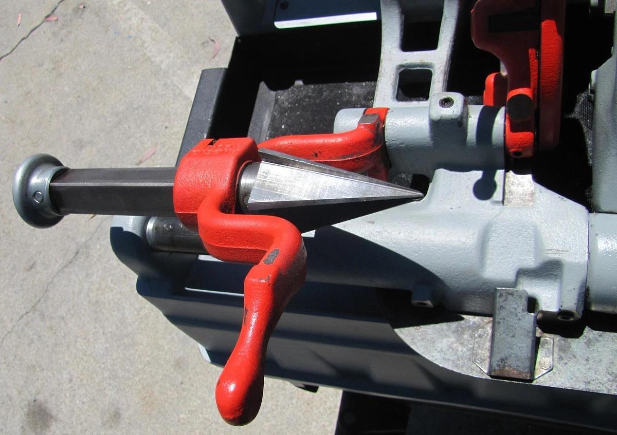 Used Ridgid 535 Series Pipe Threader Threading Machine With 811A Die Head 1/2" to 2"