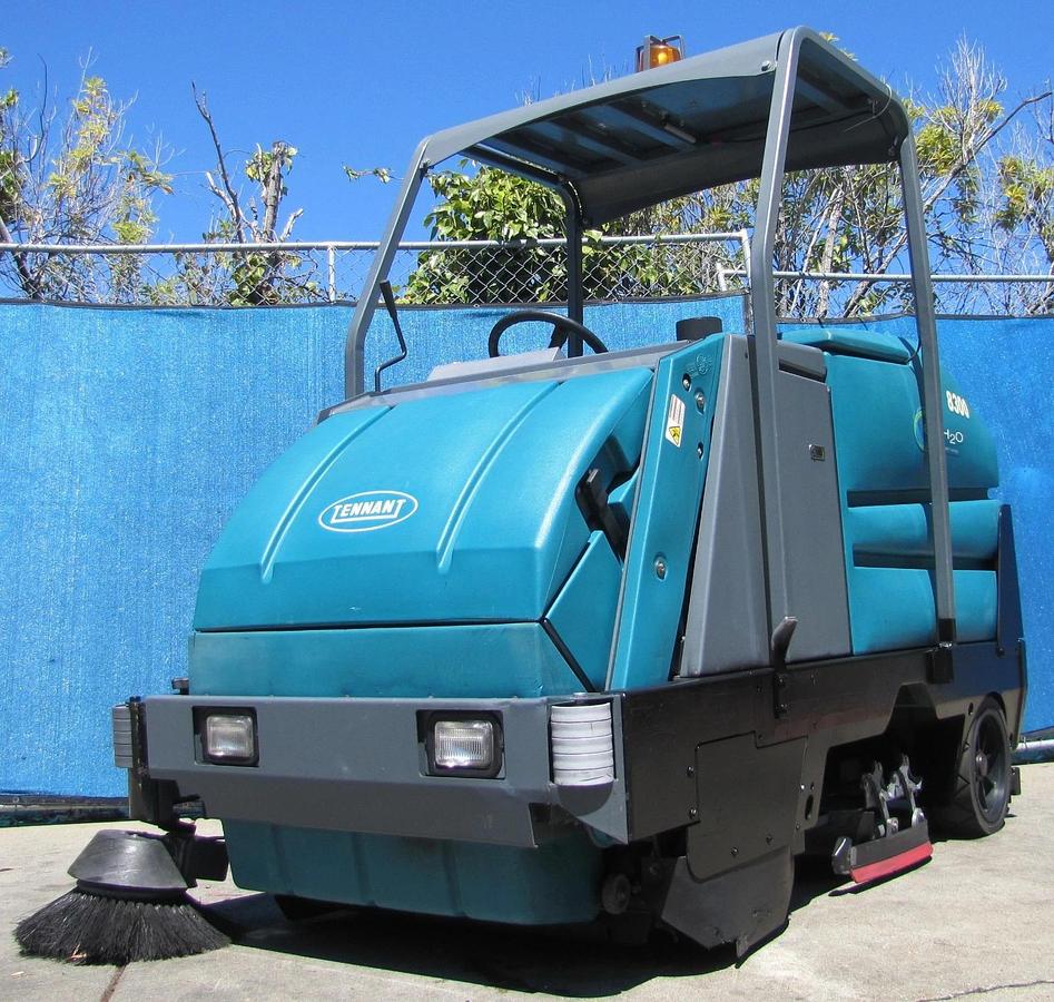 Used Tennant 8300 Ride-On 36V Electric Floor Scrubber Sweeper 358 Hrs Dump Hopper