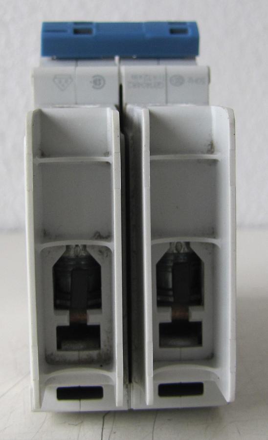 Used Allen Bradley AB 2 Amps Miniature Circuit Breaker 1489 M2D020 2A 480/277V