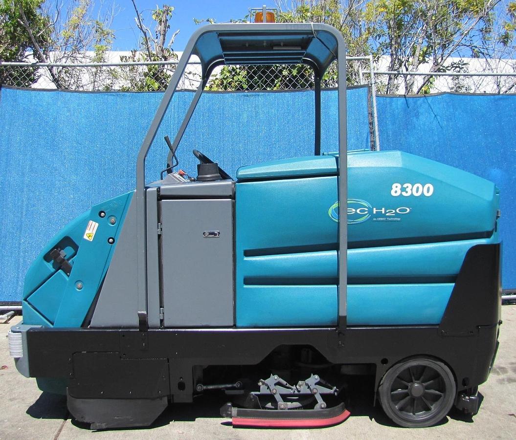 Used Tennant 8300 Ride-On 36V Electric Floor Scrubber Sweeper 358 Hrs Dump Hopper