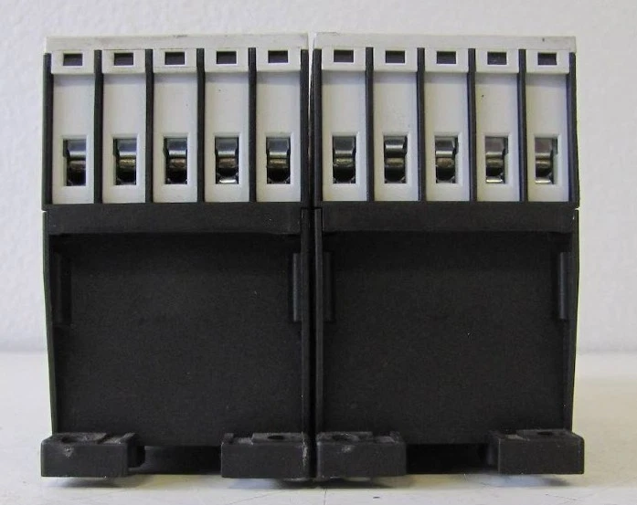 Used Eaton Reversing Contactor Assembly 2x DILM9-10 2x PKZM0-6.3 Breaker 20A 3 Pole