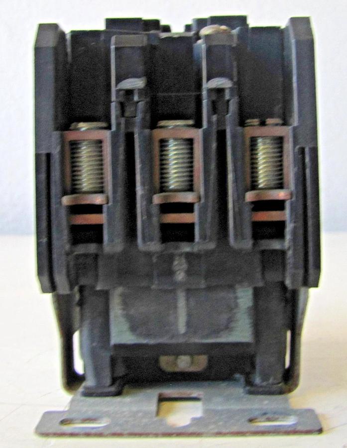 Used Cutler-Hammer C25FNE350 50 Amp Contactor 115V Coil 3 Phase 15HP 230V 30HP 460V