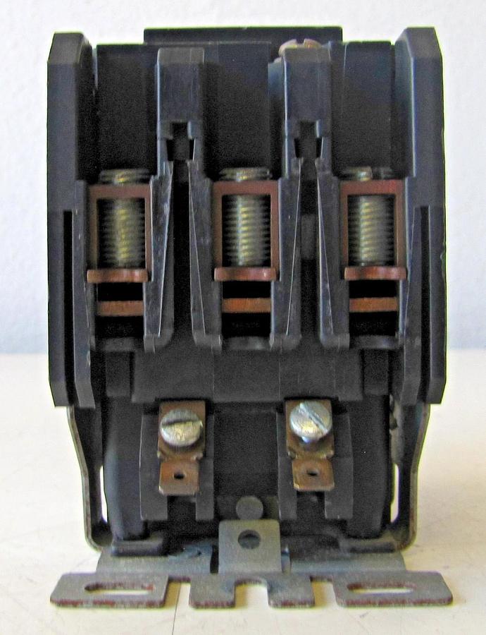 Used Cutler-Hammer C25FNE350 50 Amp Contactor 115V Coil 3 Phase 15HP 230V 30HP 460V