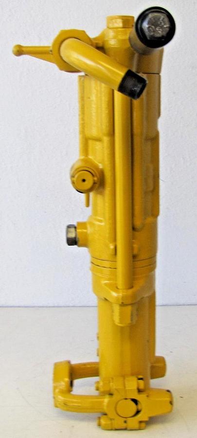 Used APT American Pneumatic Tools 90 lb Air Jackhammer Demolition Breaker Pavement