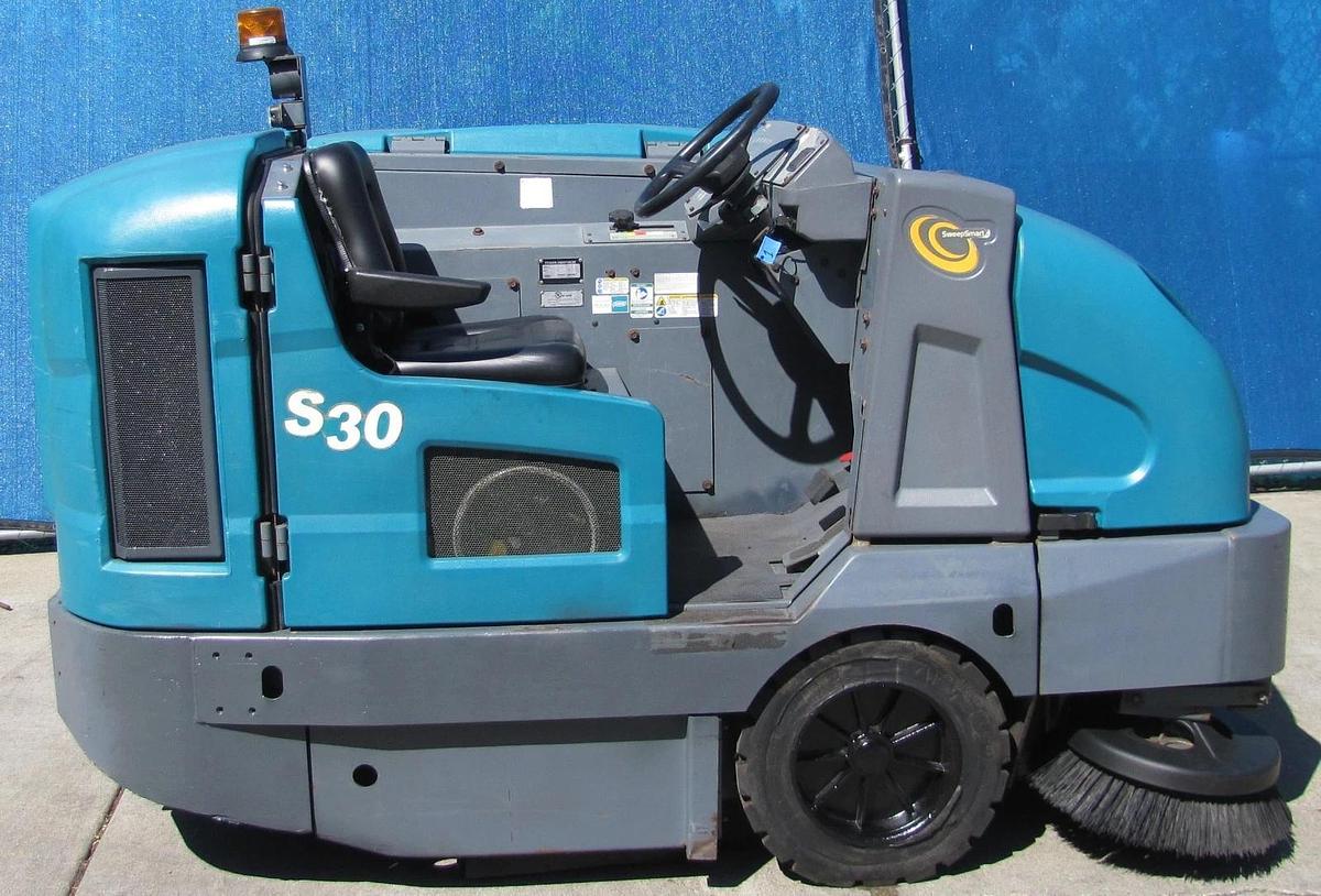 Used Tennant S30 Ride On Parking Lot Sweeper LP Propane GM 1600 Vortec Engine