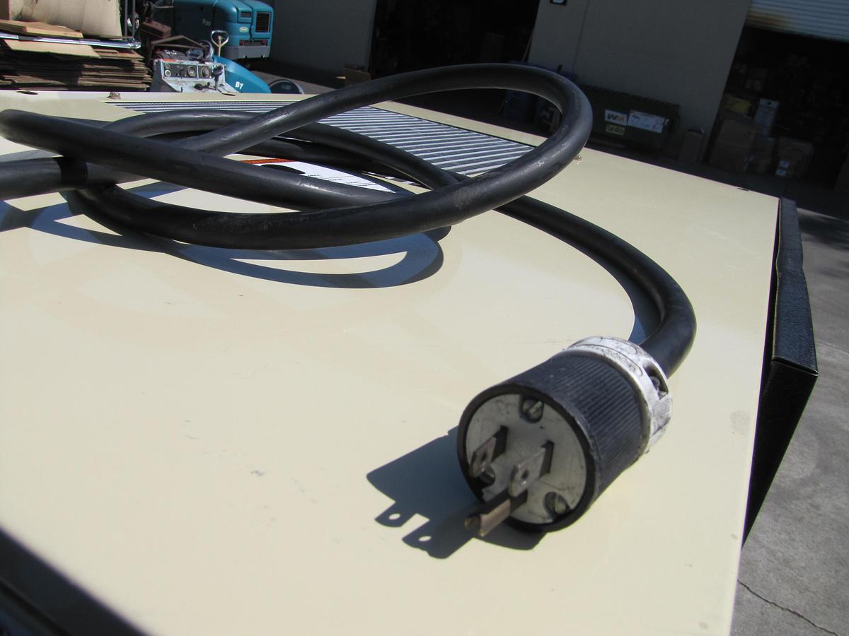 Used Ingersoll Rand 5 HP Rotary Screw Air Compressor with Dryer & 80 Gallon Tank