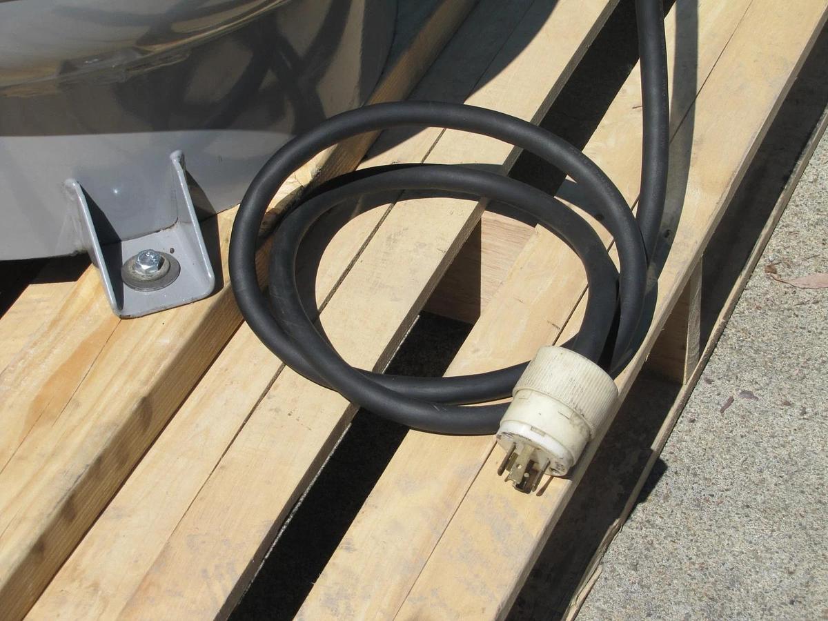 Used Ingersoll Rand 5 HP T30 Upright Piston Air Compressor 80 Gallon Tank 230V 3 Ph