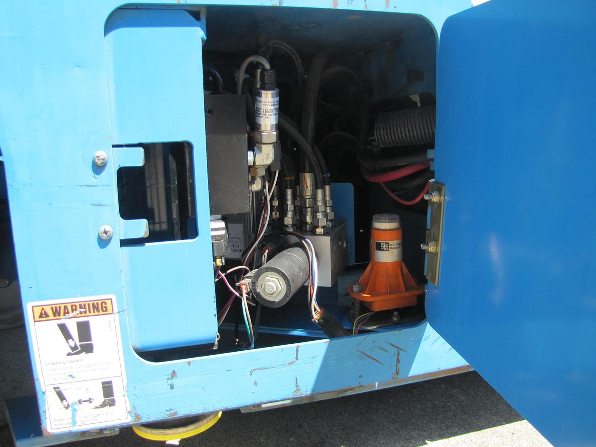 Used Genie GS-3232 Electric Aerial Scissor Lift Man Lift 500 lbs Cap 32' Height