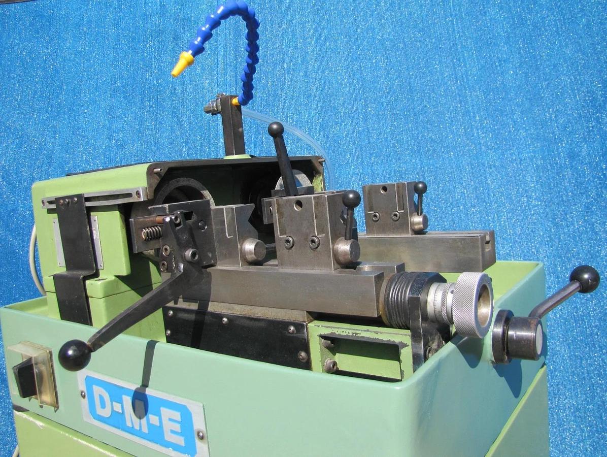 Used DME Pin Tool Grinder and Cutter Cut Off Machine With Coolant Pump 230V 3 Phase