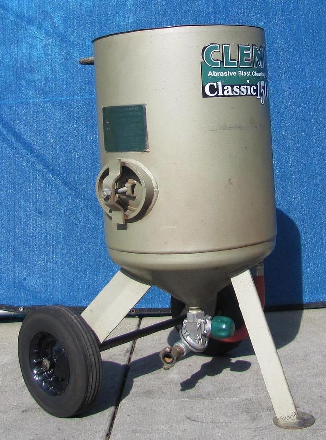 Used Clemco 2450 Classic 150 Portable Sand Blaster Blast Pot 6 CU FT 600 LBS