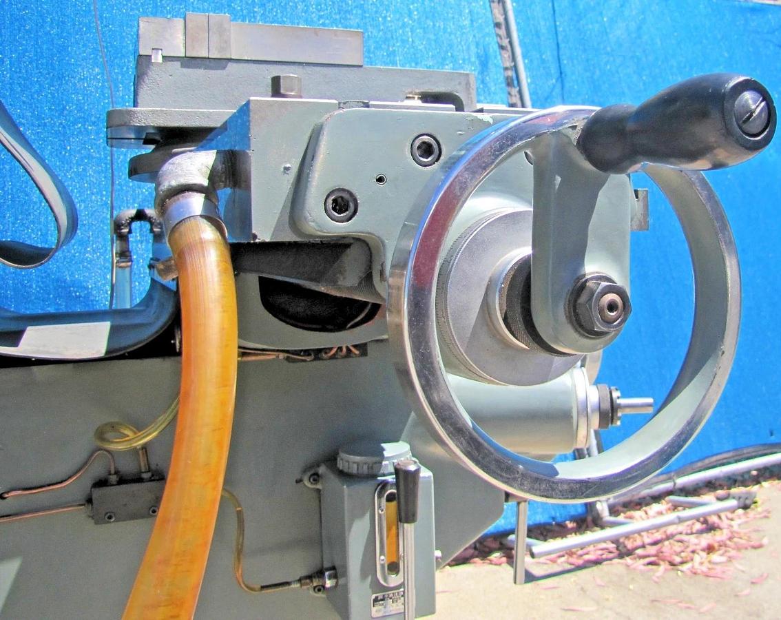 Used Maxmill 2HP Mill Drilling Milling Machine Power Table Auto Feed Coolant 6in Vise