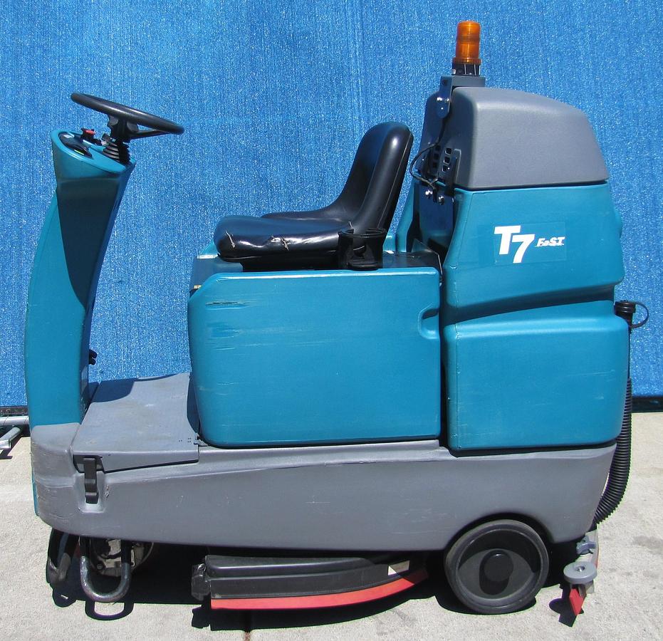 Used Tennant T7 Ride On Floor Scrubber 32" Disc Pad Holder 24 VDC With Charger
