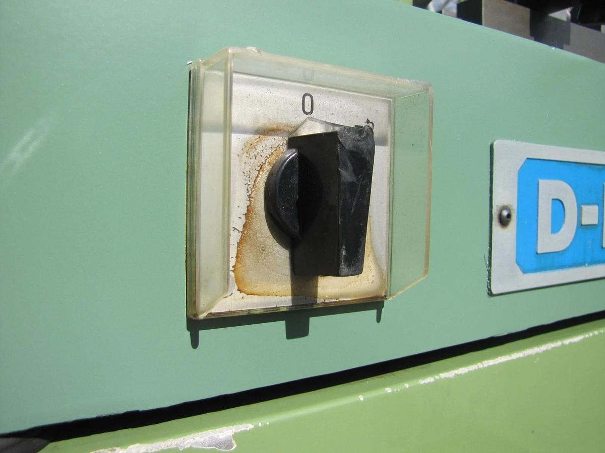 Used DME Pin Tool Grinder and Cutter Cut Off Machine With Coolant Pump 230V 3 Phase