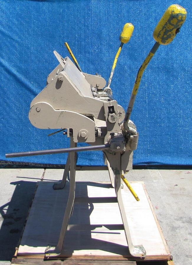 Used Chicago W31 48" Box & Pan Finger Brake Sheet Metal Bender 14 Gauge Metalworking