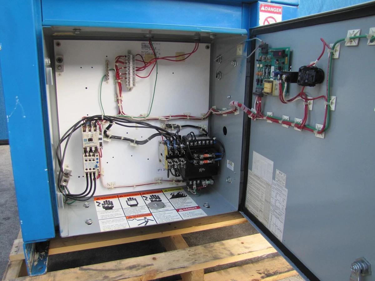 Used Gardner Denver Champion 300EBA753 7.5HP Rotary Screw Air Compressor 230V 3 Phase