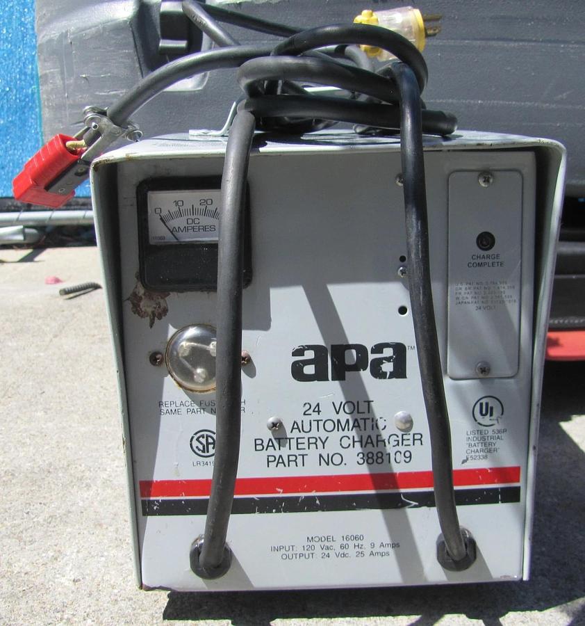 Used Tennant T7 Ride On Floor Scrubber 32" Work Path Disc Type 24V Battery W/ Charger
