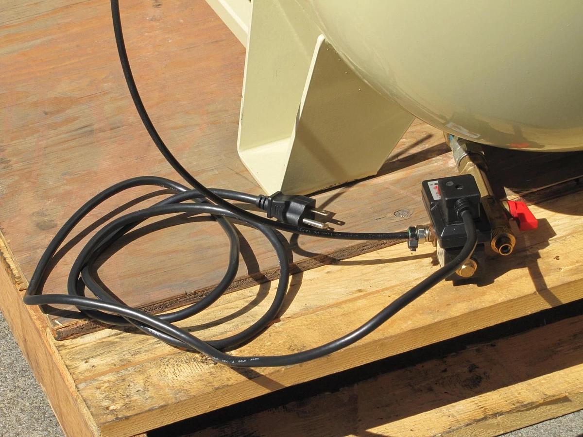 Used Ingersoll Rand R7.5 Nirvana VSD 10HP Rotary Screw Air Compressor 80 Gallon Tank
