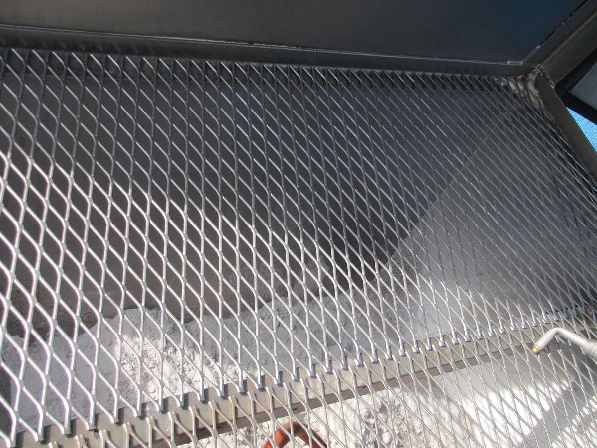 Used Universal Sand Abrasive Blast Blasting Cabinet with New Gloves 48"x 33" x 31"